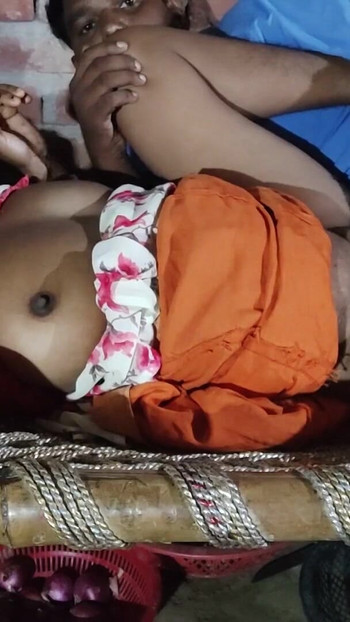 Spectacular moment from "Neighbor wali bhabhi ki chudai village ki charpai par Hindi audio"