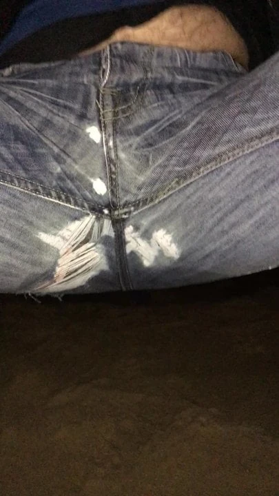 Wetting my jeans pt.1