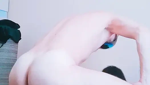 A sexy, mature, and skinny model tries her hand at porn