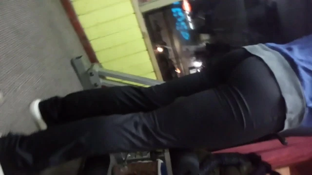 black yoga pants
