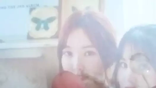 Gfriend yuju ve eunha boşalmak haraç