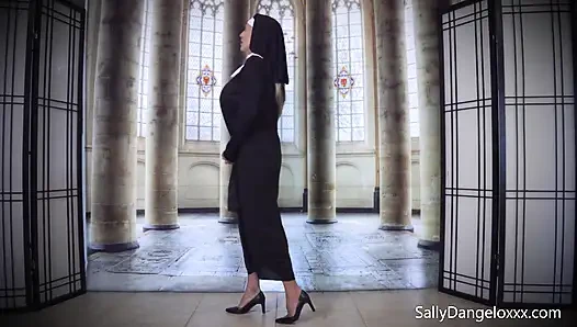 Biarawati nakal dan keponakan tirinya