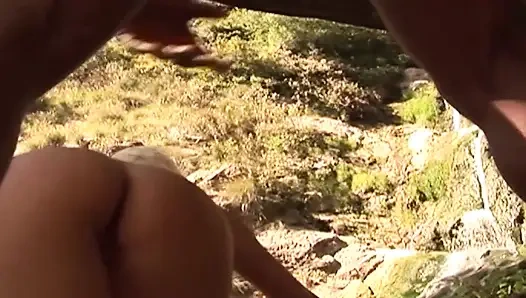 Büyük doğal memeli büyük doğal siyah yarak bebek