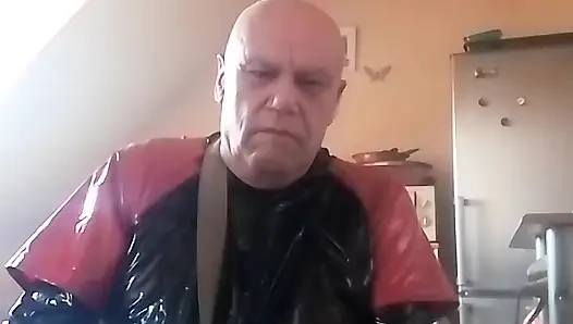 Gaz maskesi ve vernik ile ben