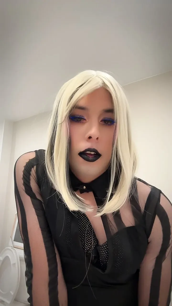 Vaping femboy dirty talk
