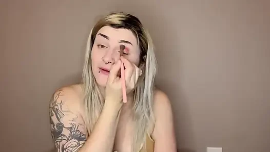 Hayatta yaşlı erkeklerle sikişen ve genç adamları aldatan bir gün