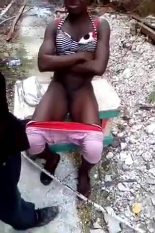 Eros jamaïcain mange une chatte en public, partie I