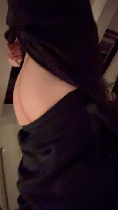 Showing ass