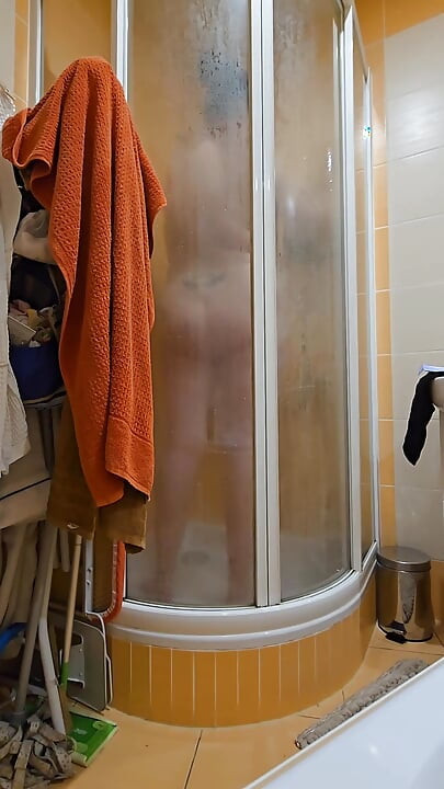 เมียตัวใหญ่สวยน่ารักนมใหญ่ของจริงนุ่มและตูดใหญ่อาบน้ํา