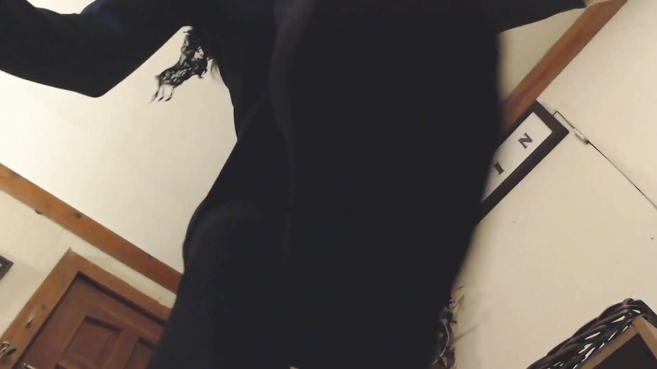 Redovnica gazi stopalima za Noć vještica