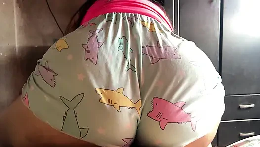 Büyük götlü arkadaşım sikişmek istedi