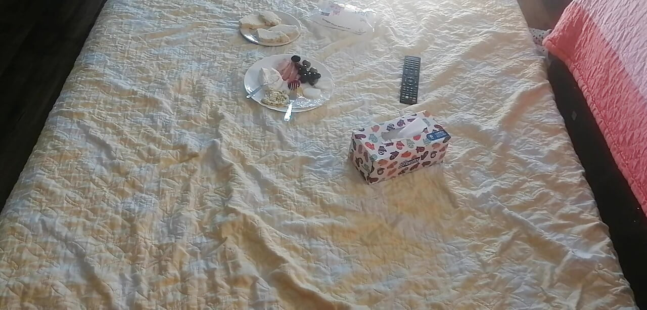 Sexy wife eating breakfast in the bedroom. Amateur wife does a workout at home naked.