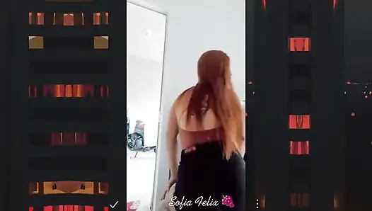 Hot Girl Rolling at Descer Na Rola - Sofia Felix