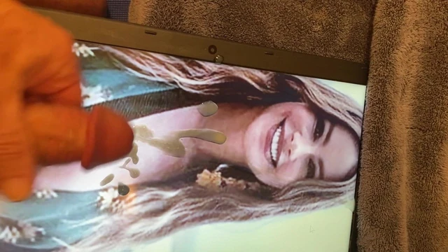 Cum for Sofia Vergara