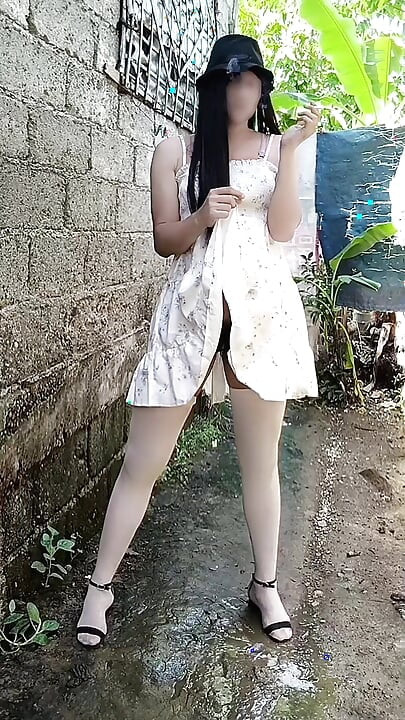 भव्य पिसिंग दिवसभर उभे राहते