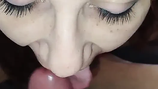 Seks penuh gairah, sepong kontol, crot di mulut