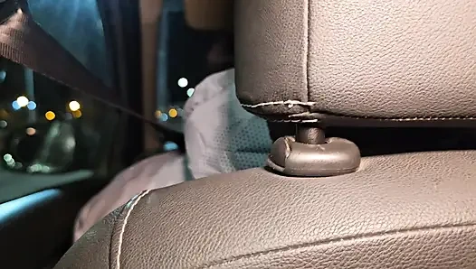 Kami pergi berbelanja dengan beberapa teman di dalam mobil dan kami berempat akhirnya berhubungan seks di dalam mobil.