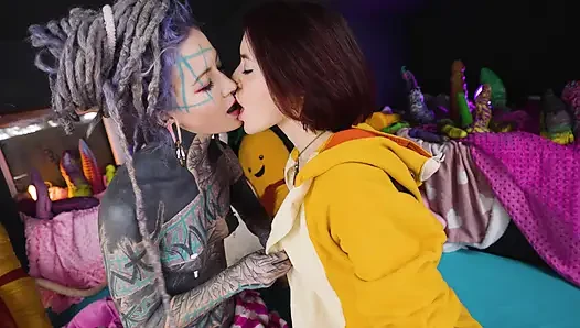 Pillow Fight & Lesbian Fun with Anuskatzz