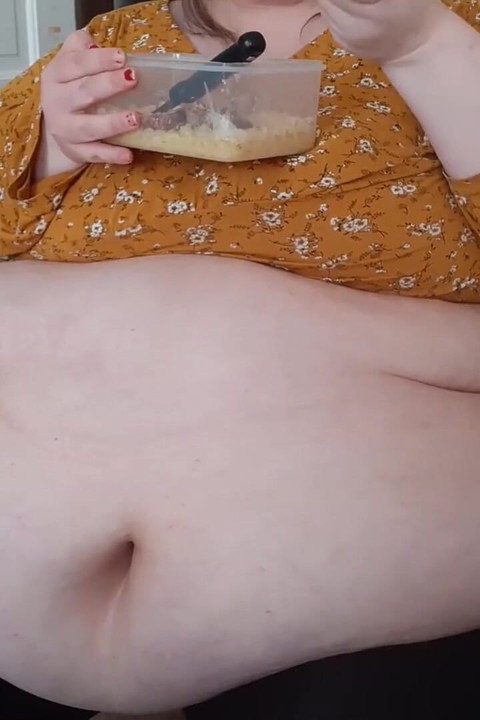 SSBBW big beautiful belly keeps growing