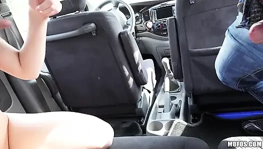 Strandedteens - Russische anhalterende russin fickt für eine fahrt