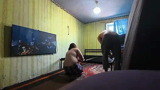 Hinter den kulissen, ungeschnitten. Wir bauen ein neues sexbett