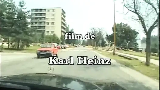 Wanita berambut cokelat melahap kontol di grup seks liar di luar ruangan