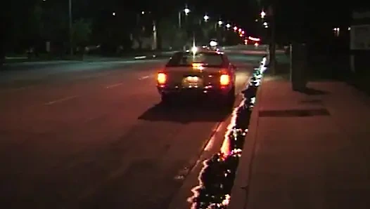 Versaute Taxifahrt: Heiße Blondine im Auto und auf dem Sofa