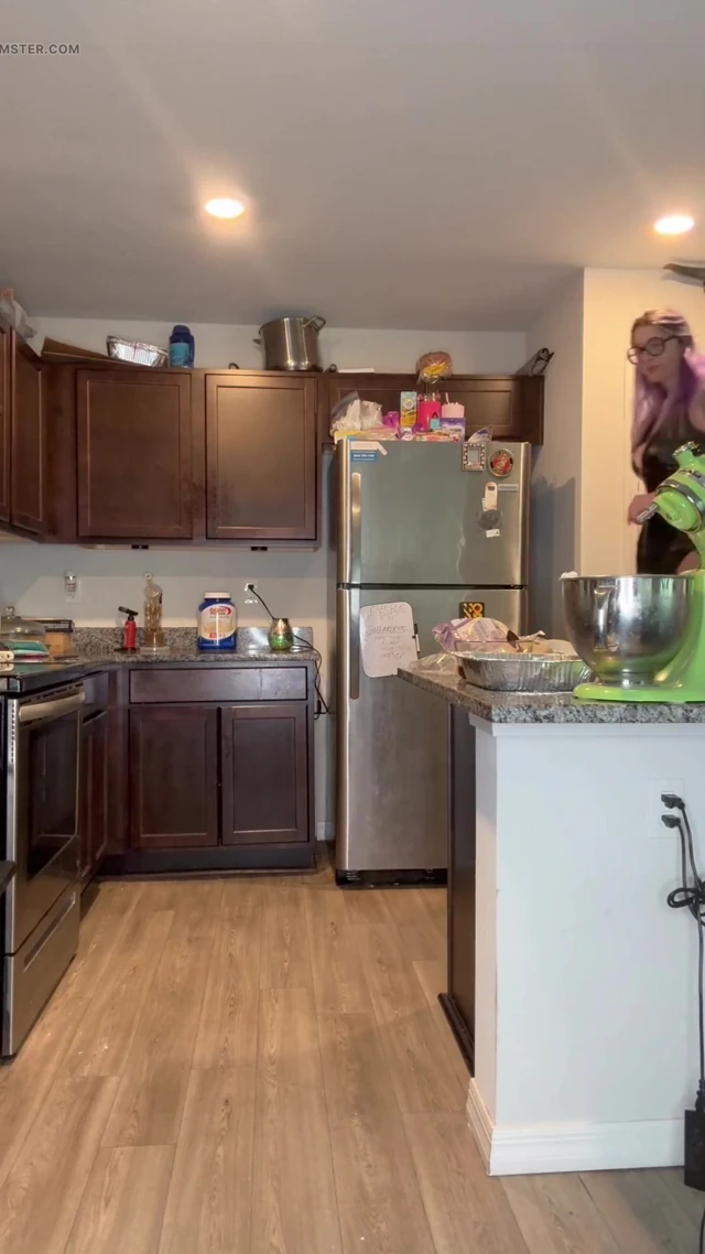 73 Giantess Cooking in Tiny Kitchen