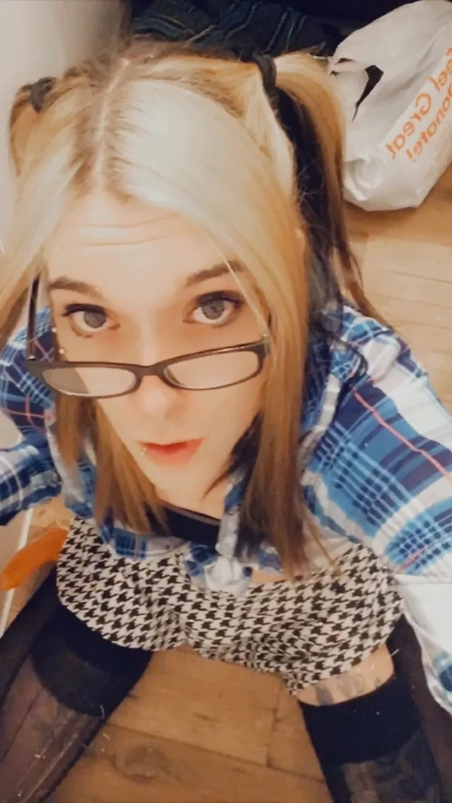 Sexy Girl Likes To Get You Hard