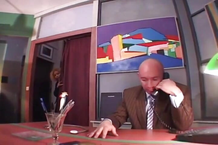 Crna medicinska sestra iz Francuske dobila je jebanje u usku guzicu