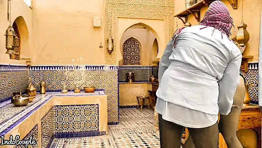 Saudi Husband and Iranian wife bang in Kitchen