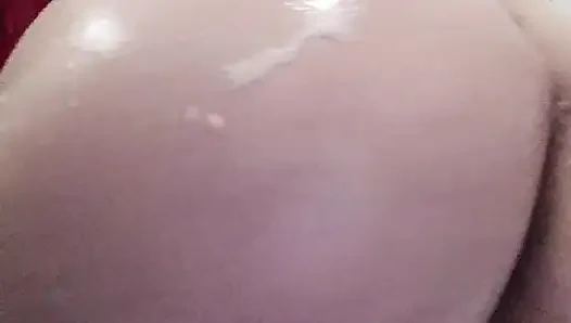 masturbation to orgasm in the bathtub