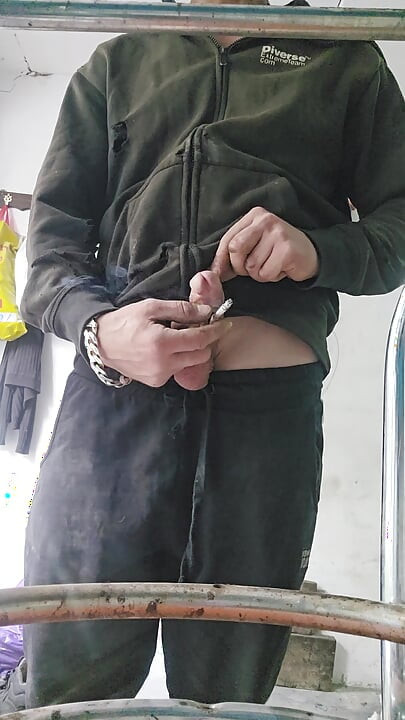 Röker en cigarett