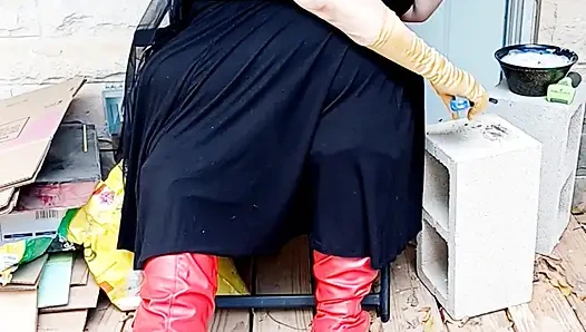 Yarasa kız sigara molası veriyor