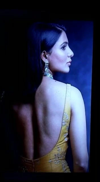 Samantha back less cum