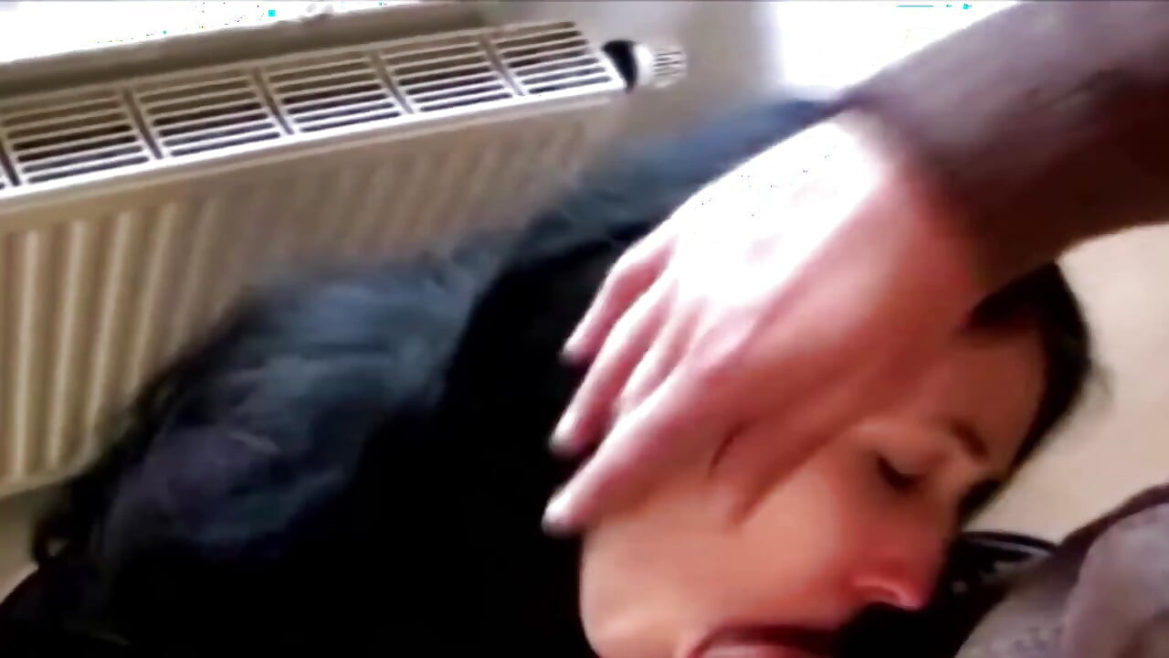 Zobacz, jak ta drobna laska z Francji zerżnięta na castingu