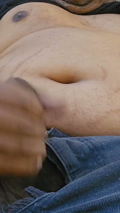 Mechanic relieves himself with ripped jeans | Clip 3