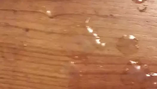 Cum benim yere döküldü