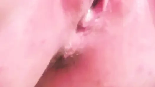 MuscleMommy трахается и возбужденная сквиртует снова утром