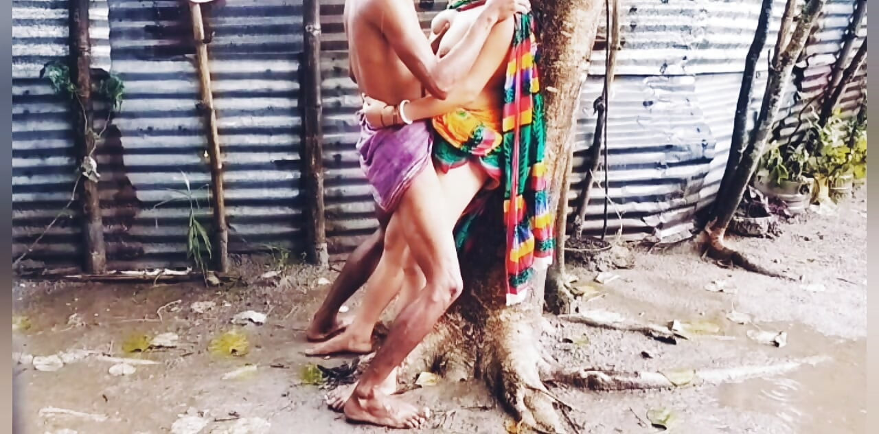 Big Tits Big Ass Desi Bhabi in Teen age Fucks Devar in outdoor Rainy season.
