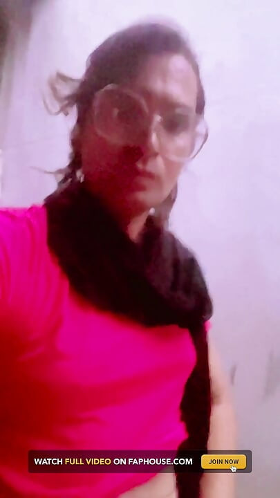 What Sissy Do When She Is Alone