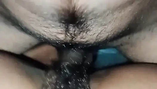 Desi bhabhi ko land munh mein dekhkar chut faadi