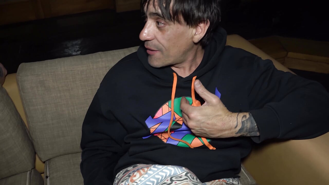The great Argentinian porn ORGY: 4 whores thirsty for cock and 2 lucky guys! - Knock Knock Club