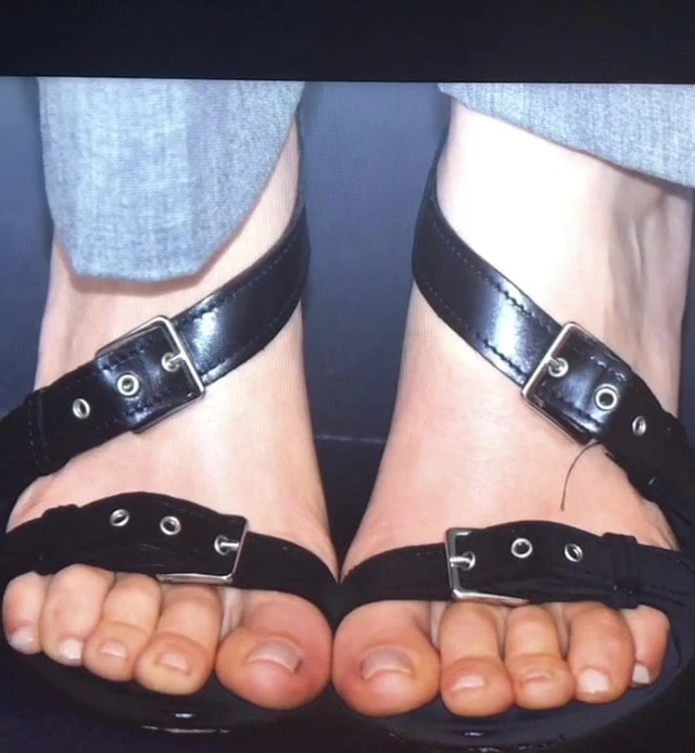 Scarlett Johansson Feet - Cum Tribute #1