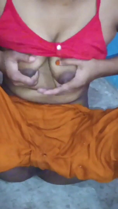Viral sexy video of a Bangladeshi maternal | Clip 1