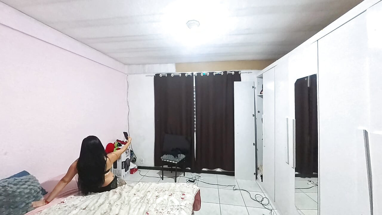 I caught my wife taking sexy photos for her lover