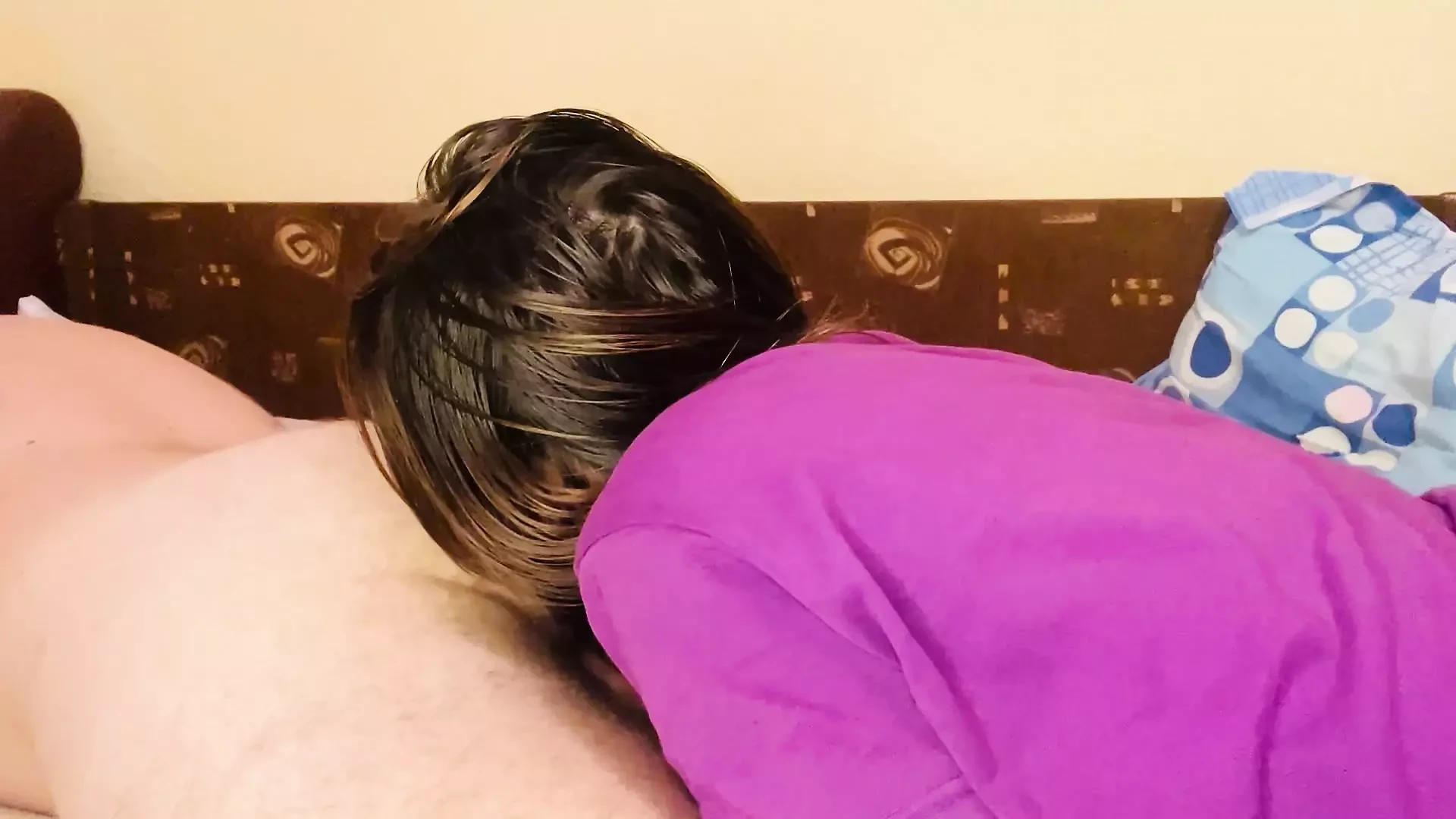 Sacanagem bebê Pornellia Rims My Ass! Ela não pode obter bunda suficiente do homem