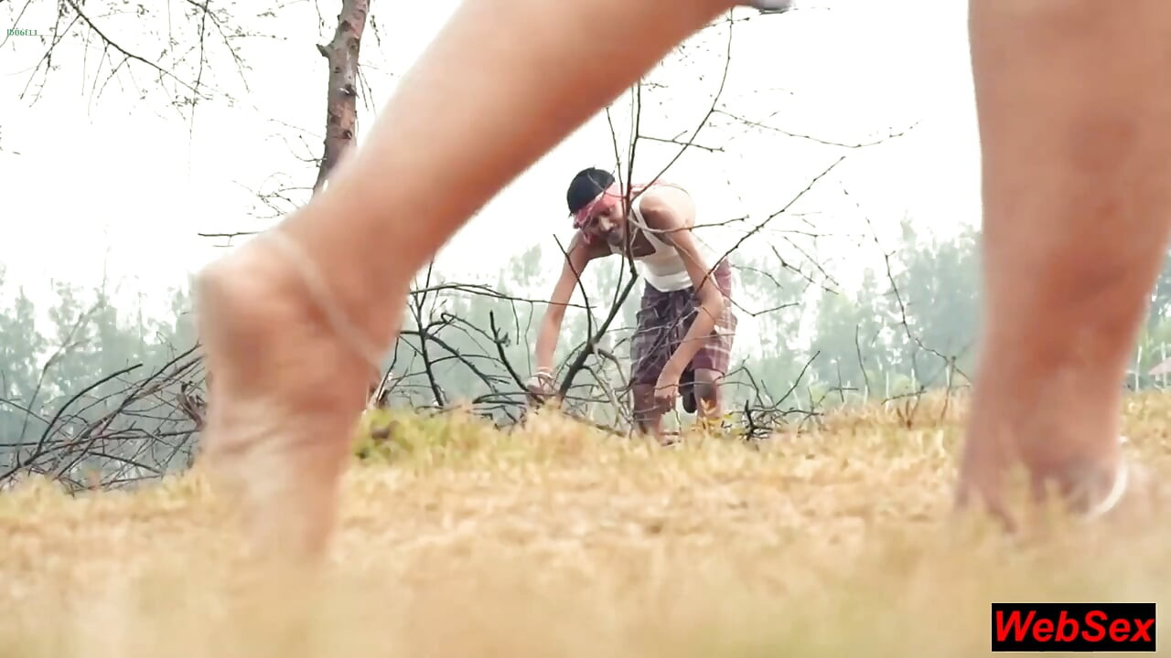 Village XXX Bhabhi Sex at Forest! Best Hindi Sex