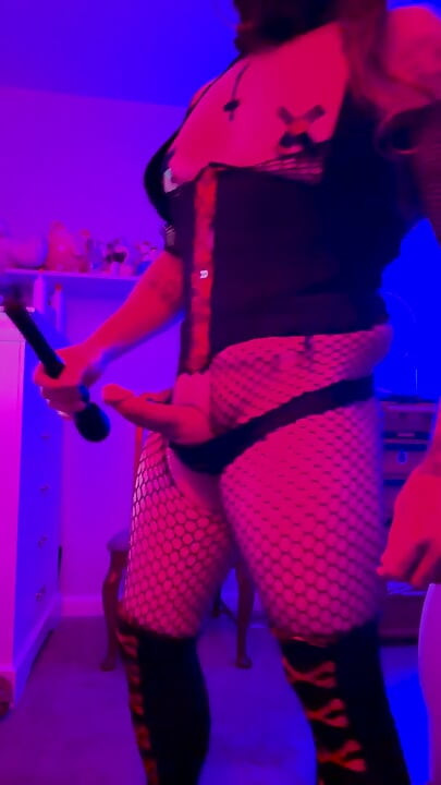 Spielen solo TheXD braucht neue outfits, schick mir einige! Danke!