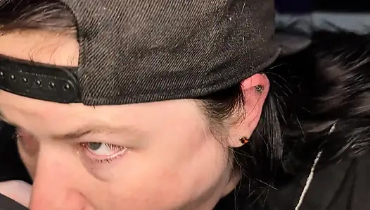 Sepong kontol pulang kerja